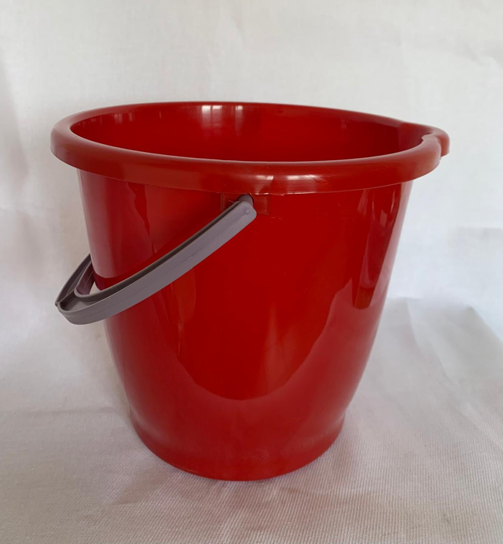 КР043 Ведро со сливом 8л (уп.40)